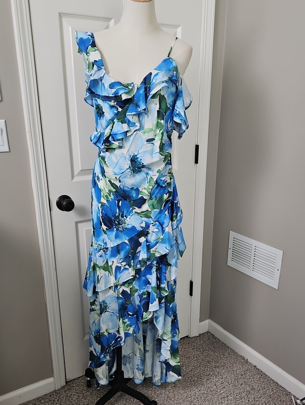 Alex Marie Asymmetrical Ruffled Tiered High-Low V-neck Dress: Blue Bouquet
